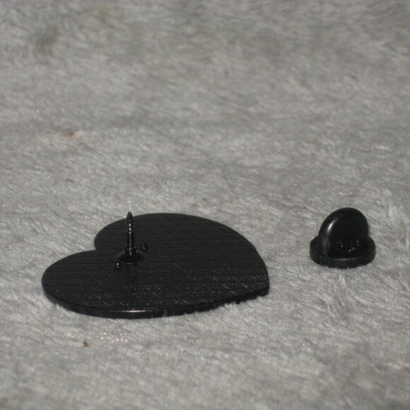 1980s Cartoon He-Man MOTU Skeletor Live Laugh Love Metal Enamel Pin 251036A2 - Picture 7 of 8